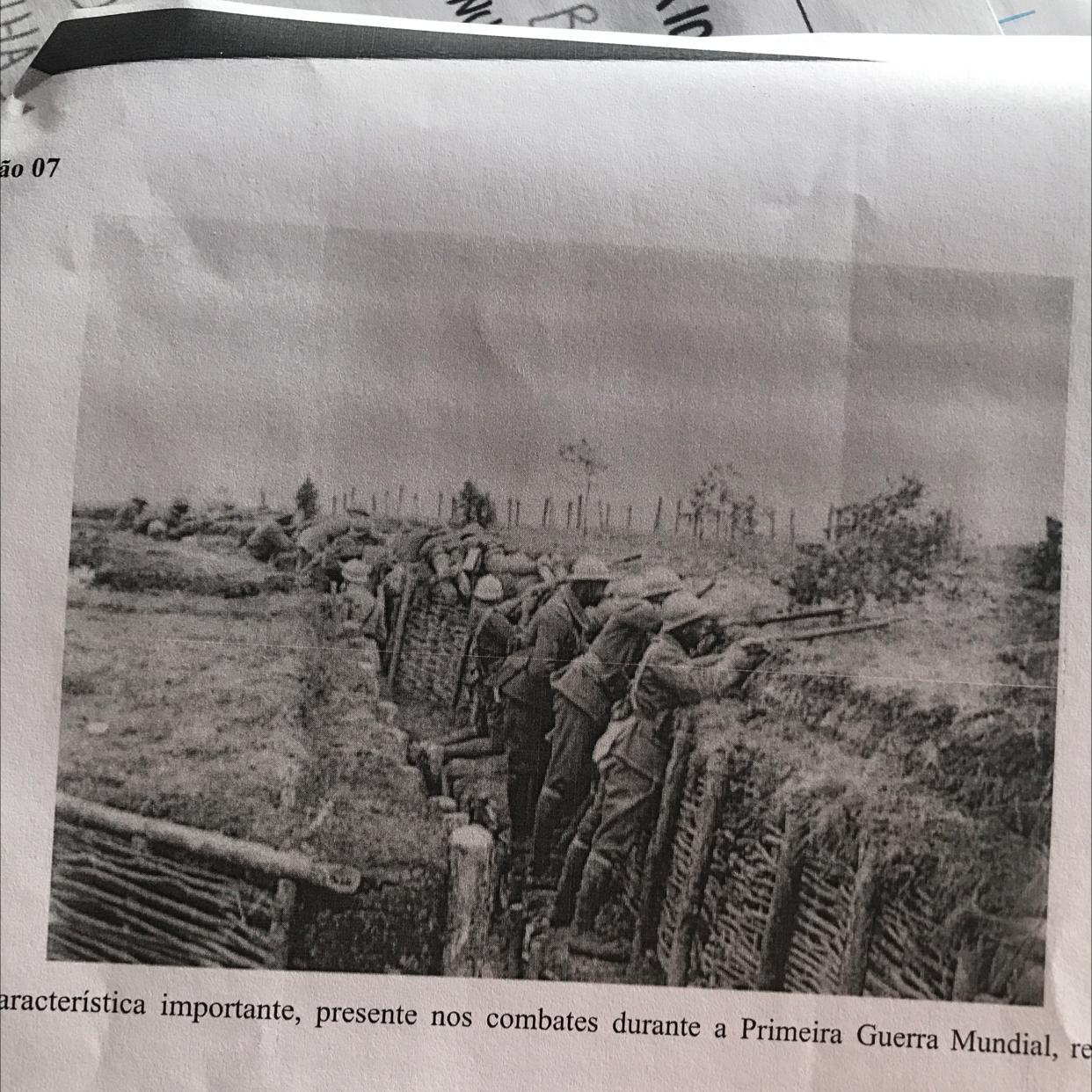 Qual é a característica importante, presente nos combates durante a Primeira Guerra Mundial, retratada na imagem ??