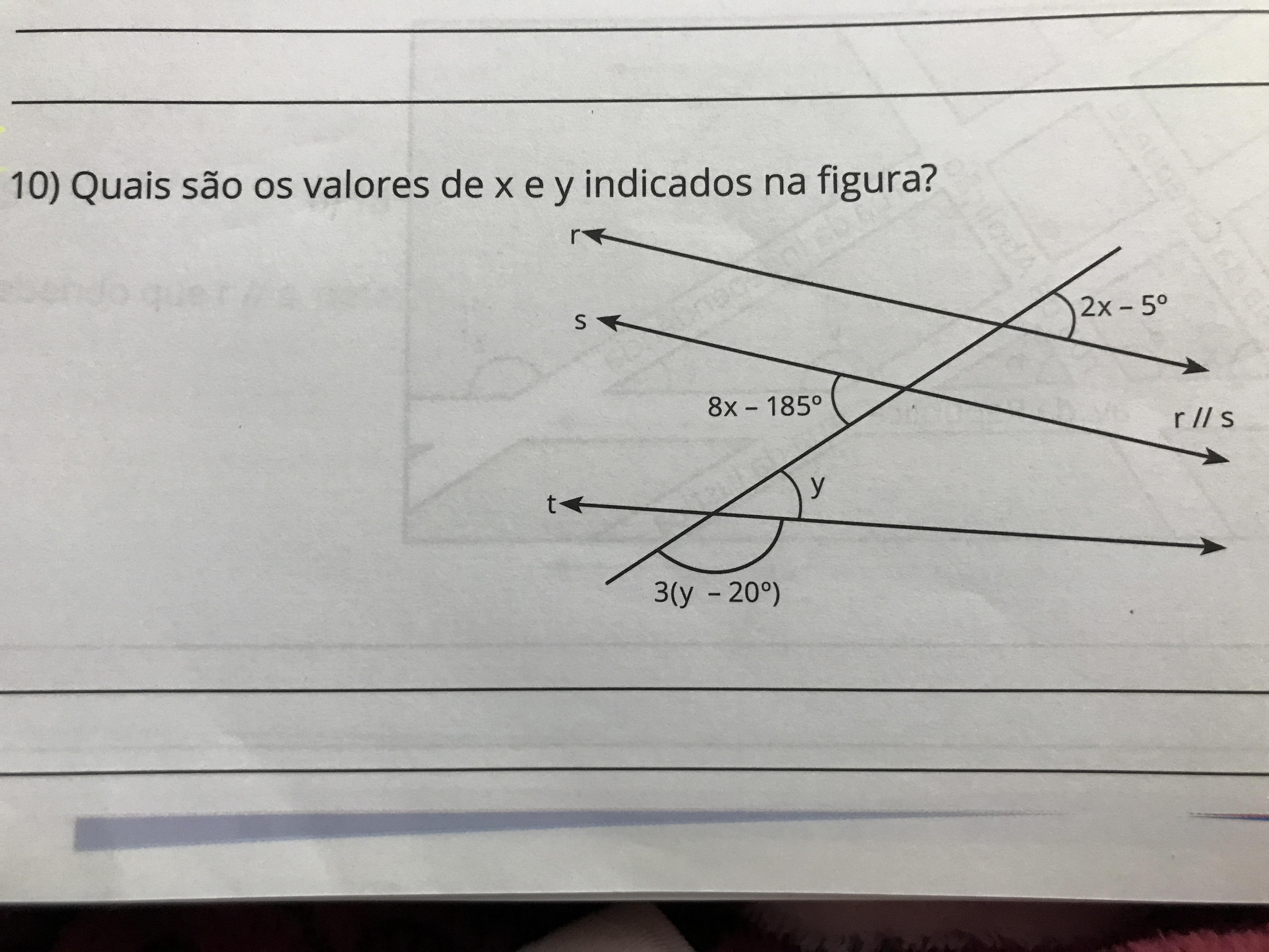 Quais são os valores de x e y indicados na figura?