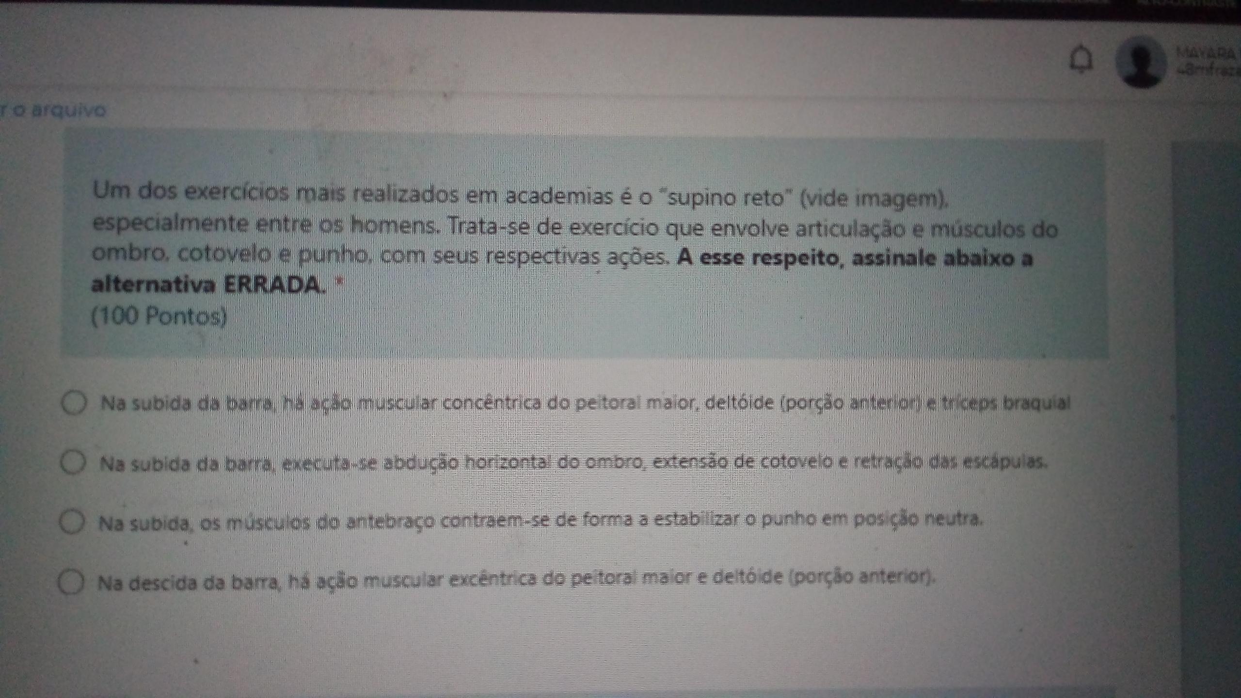 Um dos exercícios mais realizados em academia é o supino reto, especialmente em homens..